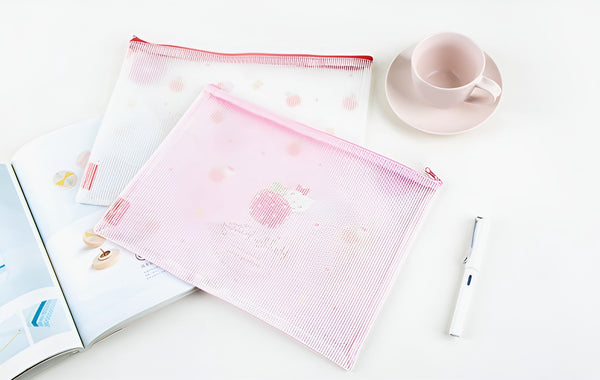 Hello Kitty Strawberry Zipper Pouch