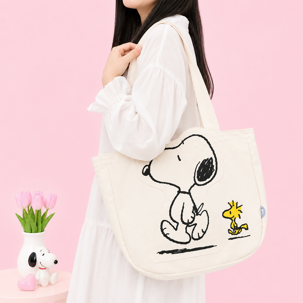 Peanuts Snoopy Canvas Daily Tote