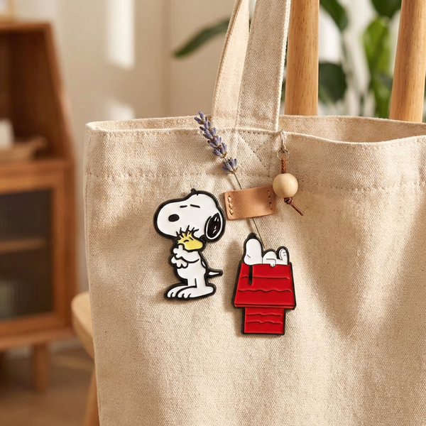 Peanuts Snoopy Enamel Pin - Happy Days
