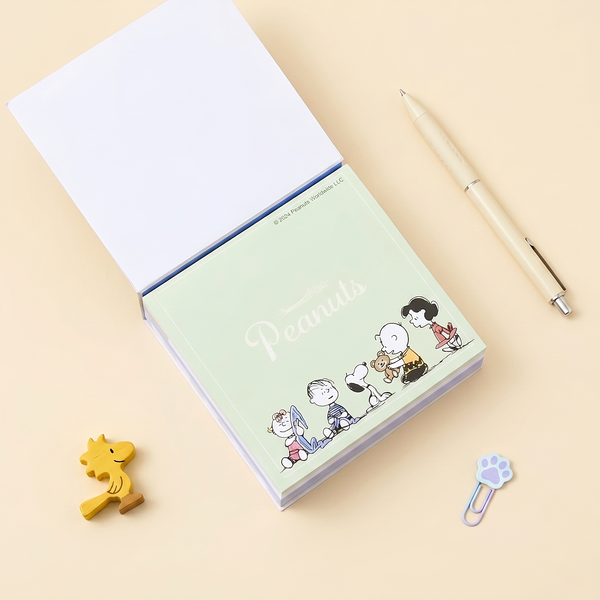 Peanuts Snoopy Square Memo Pad - Snoopy & Friends