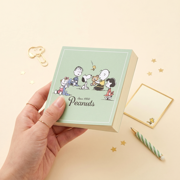 Peanuts Snoopy Square Memo Pad - Snoopy & Friends