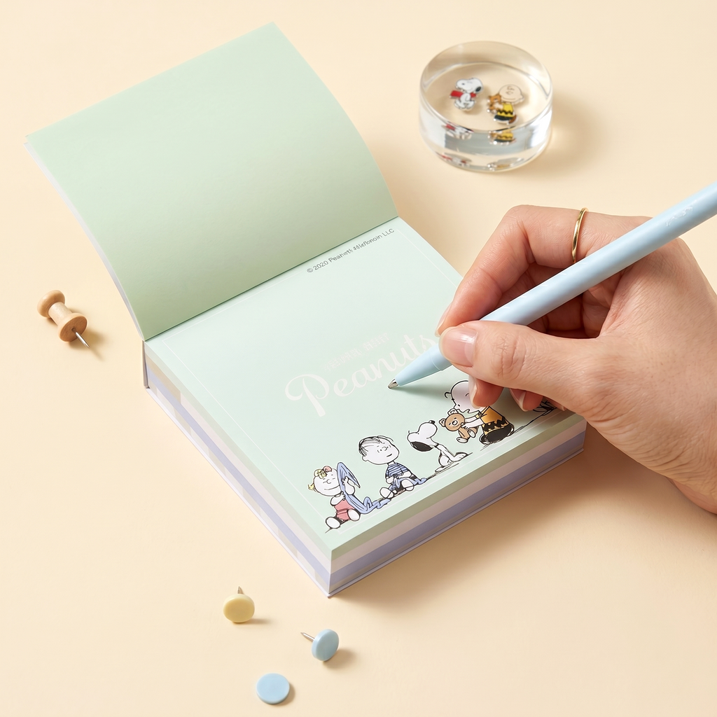 Peanuts Snoopy Square Memo Pad - Snoopy & Friends | Kawaii Pen Shop