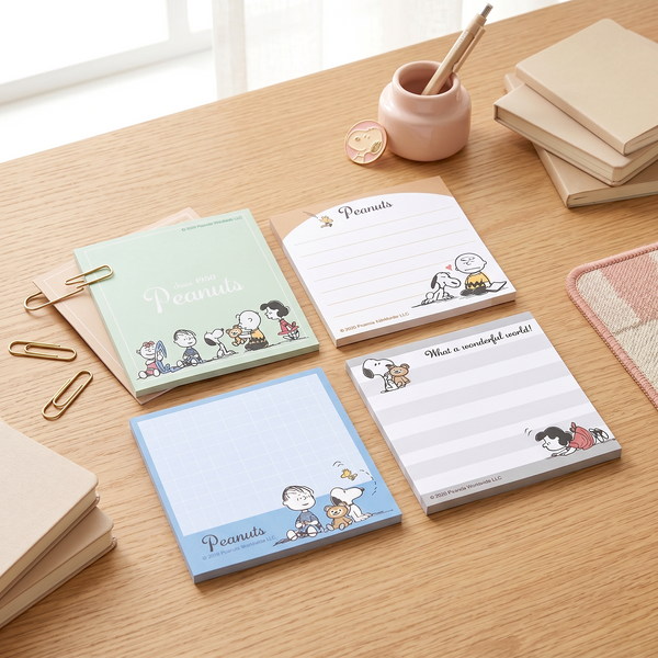 Peanuts Snoopy Square Memo Pad - Snoopy & Friends