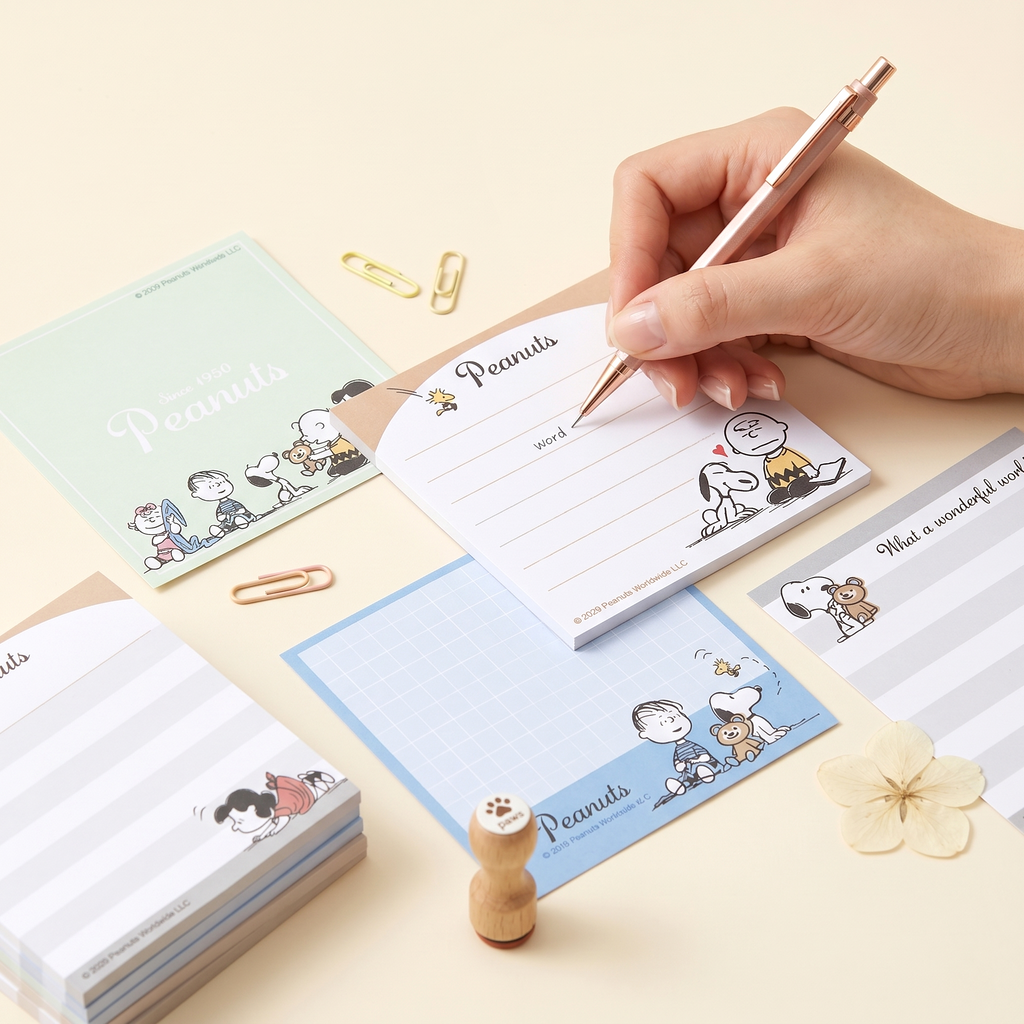 Peanuts Snoopy Square Memo Pad - Snoopy & Friends | Kawaii Pen Shop