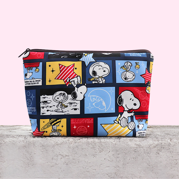 Peanuts Snoopy Travel Pouch - Discovering The Universe