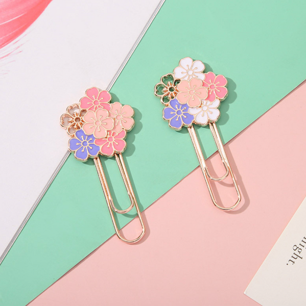 Sakura Paper Clip